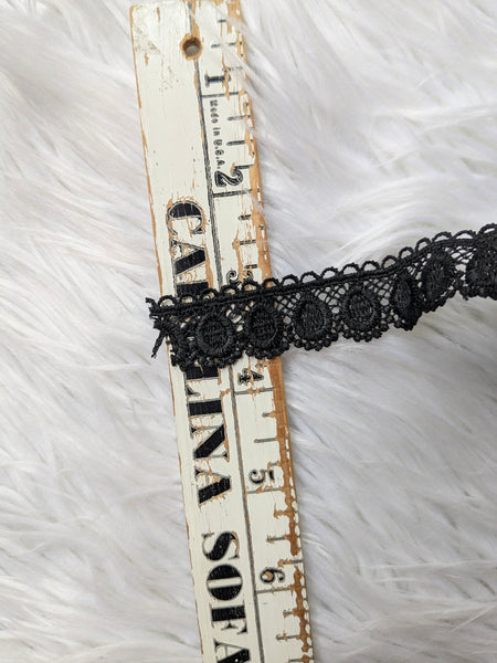 Black 3/4 " Scalloped Edge Trim | By the Half Yard