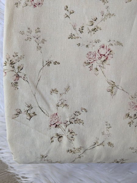 Trailing Roses| Linen Cotton| By the Half Yard