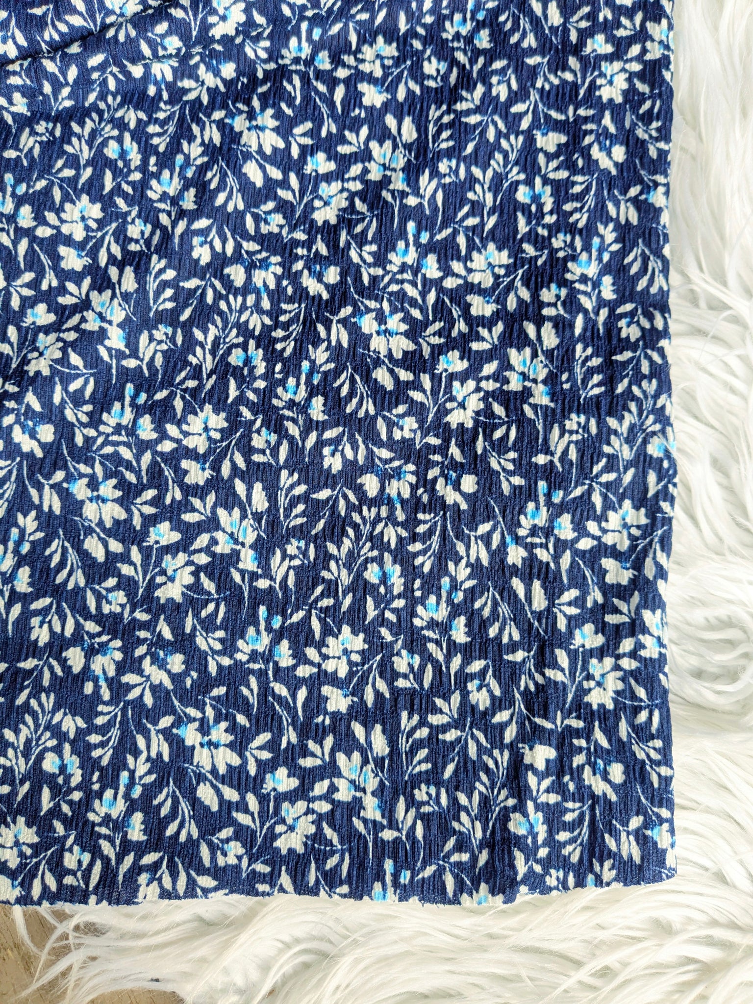 Sprigs on Navy Crinkle Knit|By the Half Yard