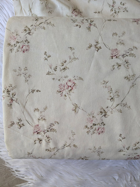 Trailing Roses| Linen Cotton| By the Half Yard