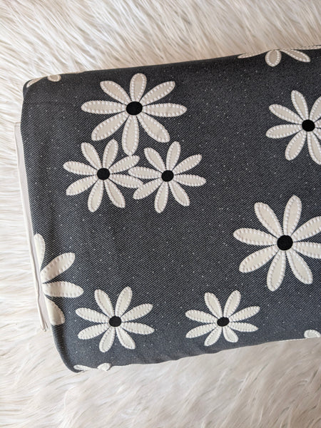 Daisies on Heathered Grey DTY w/Embossed  Puff | By the Half Yard